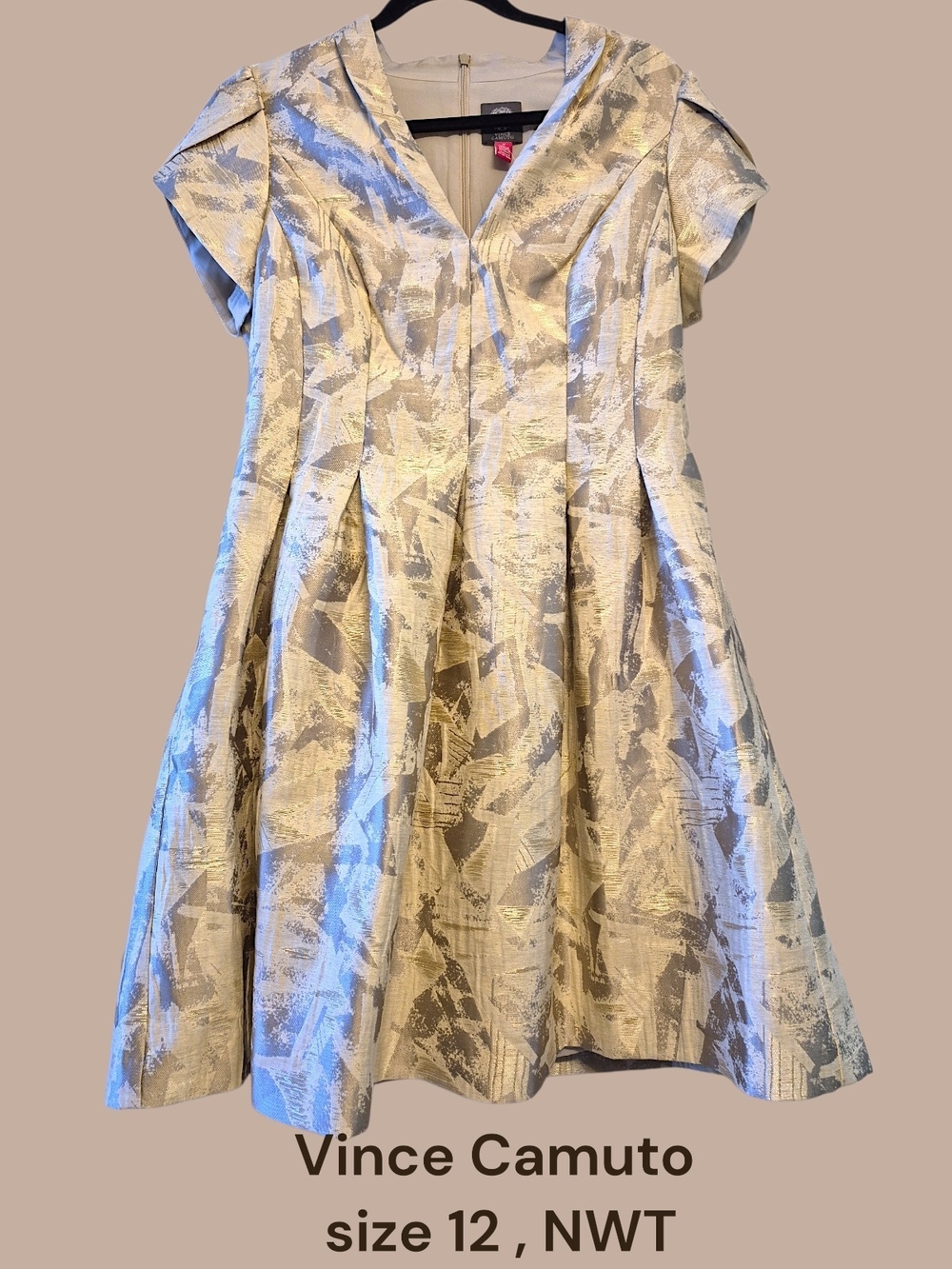 Vince Camuto NWT Gold Metallic Jacquard V-Neck Fit & Flare Dress Size 12